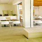Academy Hotel 3*