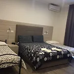 Academy Hotel 3*