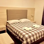 Academy Hotel 3*