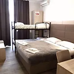 Hotel Academy 3*