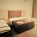 Academy Hotel 3*