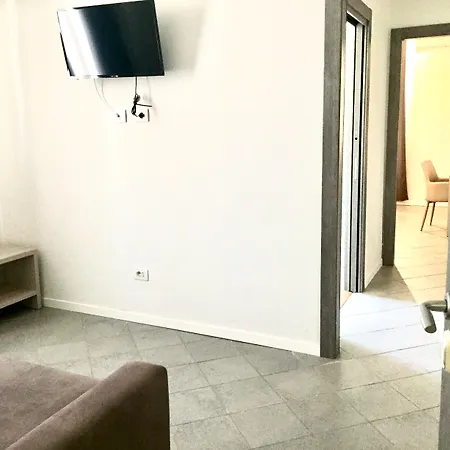 Academy 3* فيوميتشينو