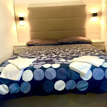 Academy 3* فيوميتشينو