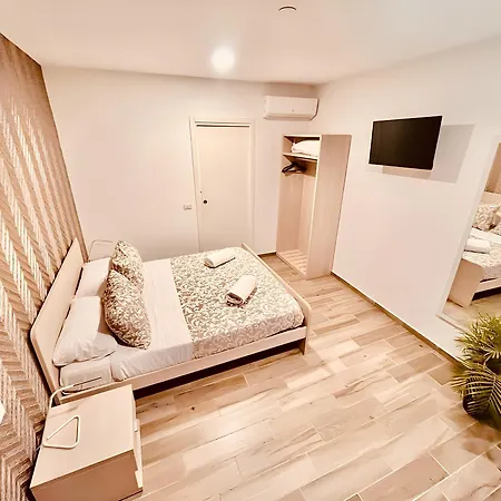 فندق Academy فيوميتشينو