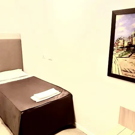 فندق Academy