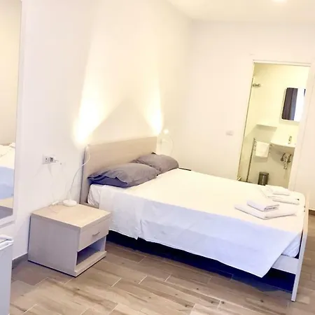 فندق Academy فيوميتشينو