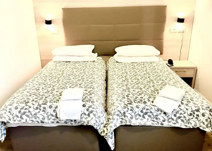 Academy פיומיצ'ינו