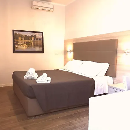 מלון Academy פיומיצ'ינו