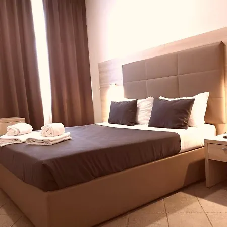 מלון Academy פיומיצ'ינו