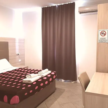 Academy Hotel 3*