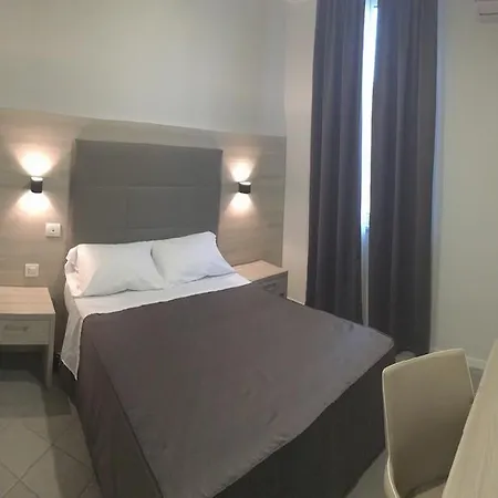 Hotel Academy 3*