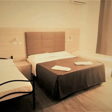 Academy Hotel 3*