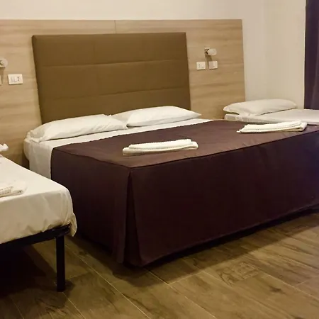 Academy Hotel 3*