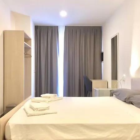 מלון Academy פיומיצ'ינו